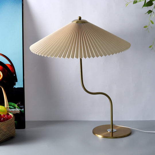 LED Tafellamp met Parapludesign