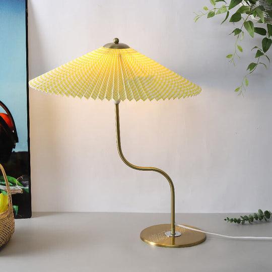 LED Tafellamp met Parapludesign
