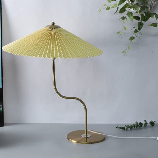 LED Tafellamp met Parapludesign