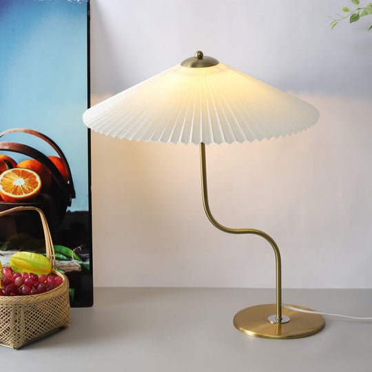 LED Tafellamp met Parapludesign