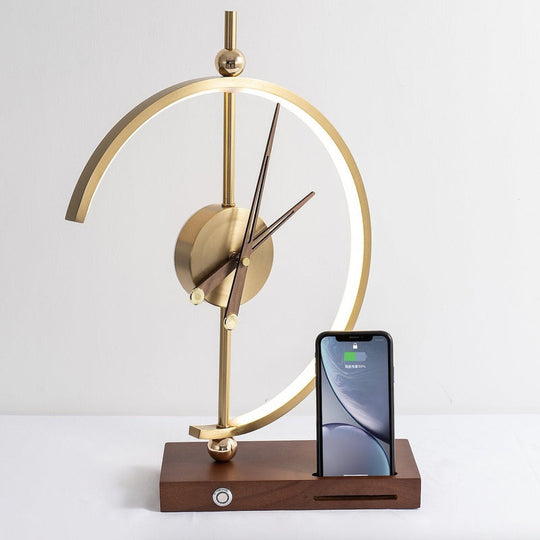 Luxueuze Lampenklok met Oplaadstation
