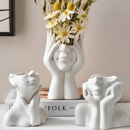 FloralFace – Artistieke Keramische Vaas met Menselijk Gezicht Design