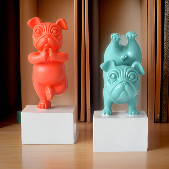 Zen Bulldog – Speelse Yoga Sculptuur voor een Uniek Interieur
