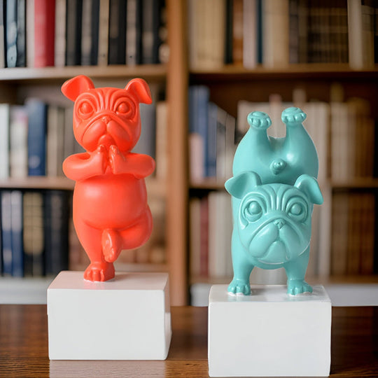 Zen Bulldog – Speelse Yoga Sculptuur voor een Uniek Interieur