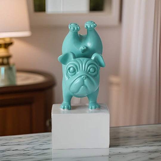 Zen Bulldog – Speelse Yoga Sculptuur voor een Uniek Interieur