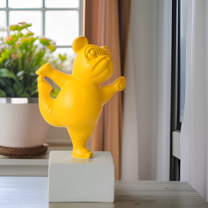 Zen Bulldog – Speelse Yoga Sculptuur voor een Uniek Interieur