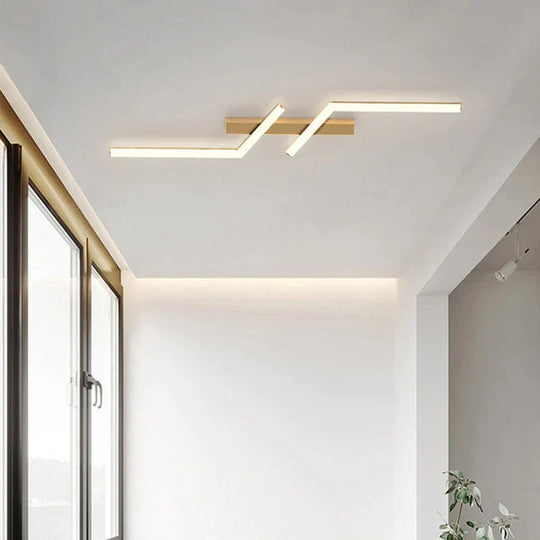 LED-Deckenleuchte mit Linienlicht