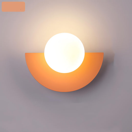 Scandinavische halfronde wandlamp