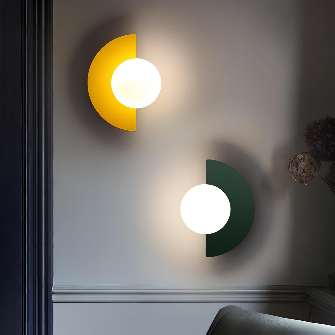 Scandinavische halfronde wandlamp