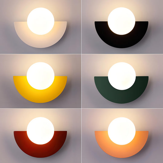 Scandinavische halfronde wandlamp