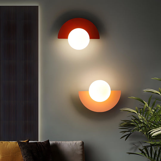 Scandinavische halfronde wandlamp