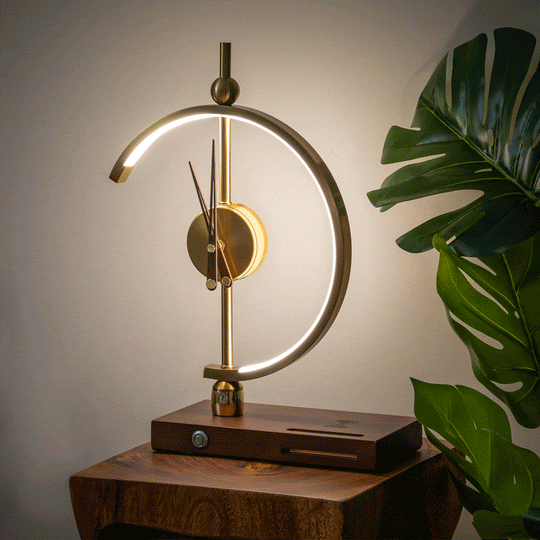 Luxueuze Lampenklok met Oplaadstation
